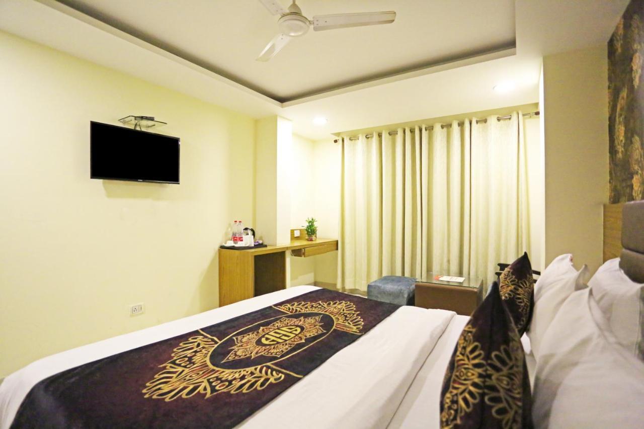 Hotel Grand Suites By D'Capitol Near Delhi Airport New Delhi Bagian luar foto