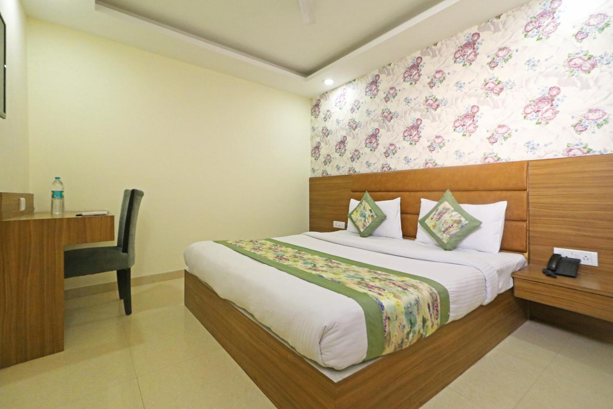 Hotel Grand Suites By D'Capitol Near Delhi Airport New Delhi Bagian luar foto
