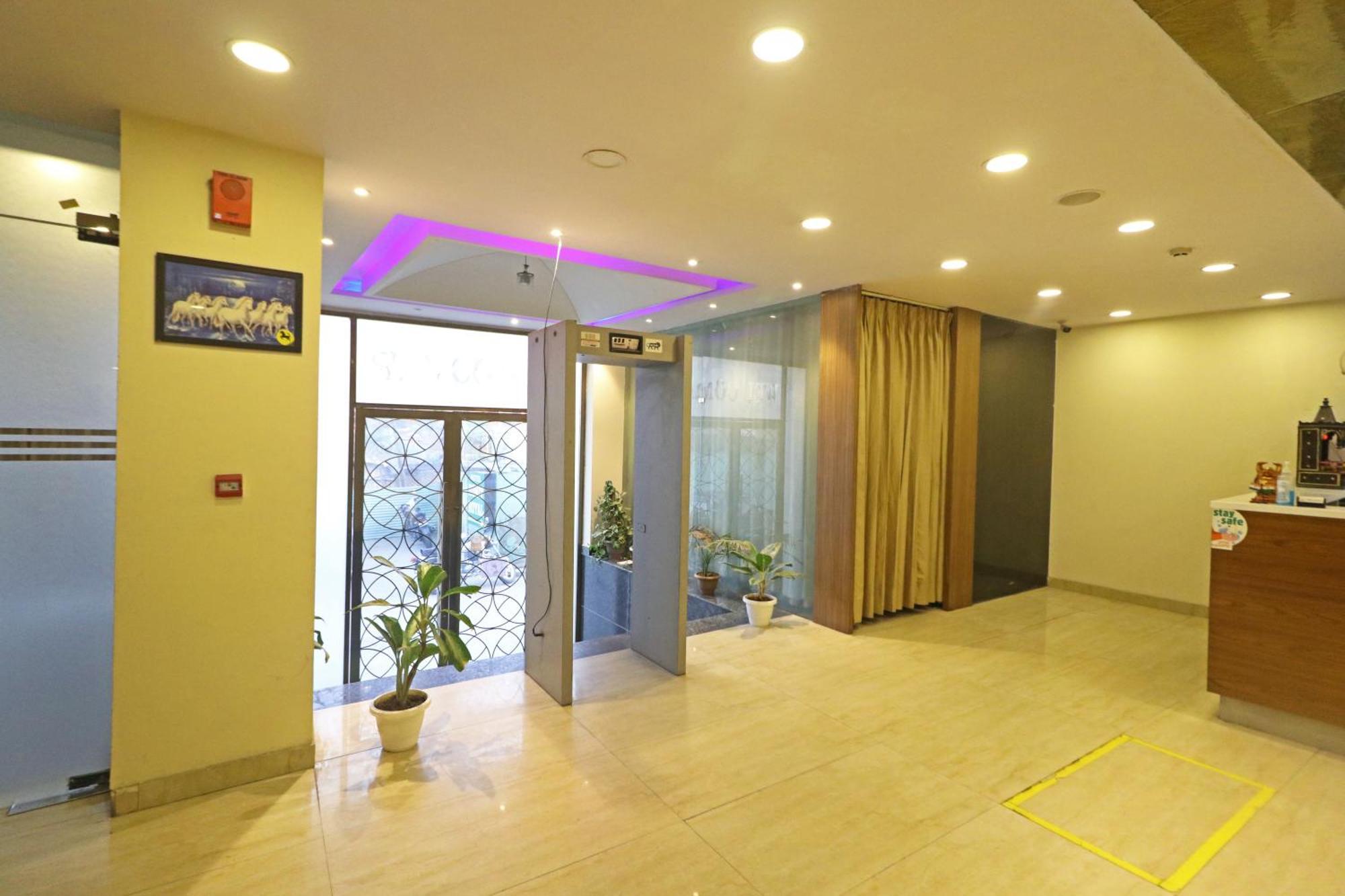 Hotel Grand Suites By D'Capitol Near Delhi Airport New Delhi Bagian luar foto