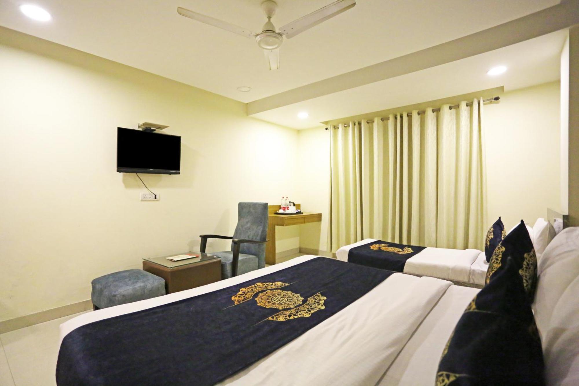 Hotel Grand Suites By D'Capitol Near Delhi Airport New Delhi Bagian luar foto