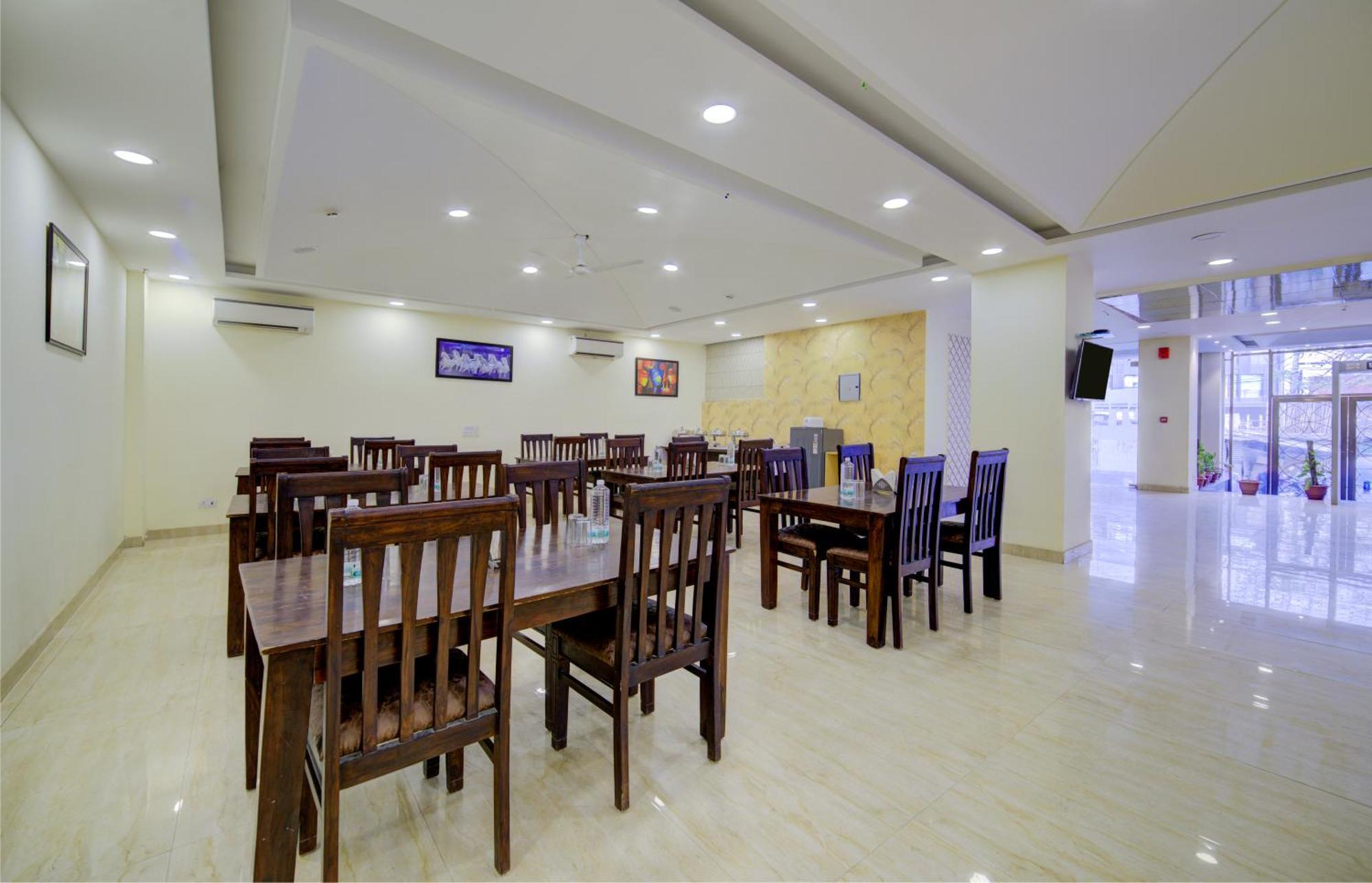 Hotel Grand Suites By D'Capitol Near Delhi Airport New Delhi Bagian luar foto