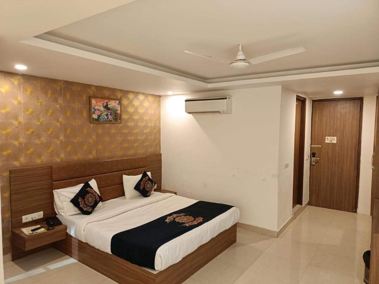 Hotel Grand Suites By D'Capitol Near Delhi Airport New Delhi Bagian luar foto