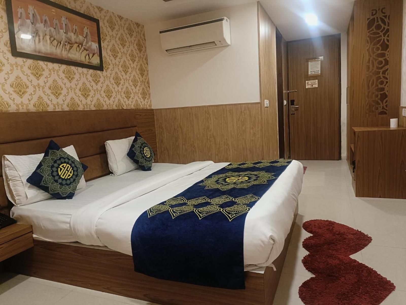 Hotel Grand Suites By D'Capitol Near Delhi Airport New Delhi Bagian luar foto