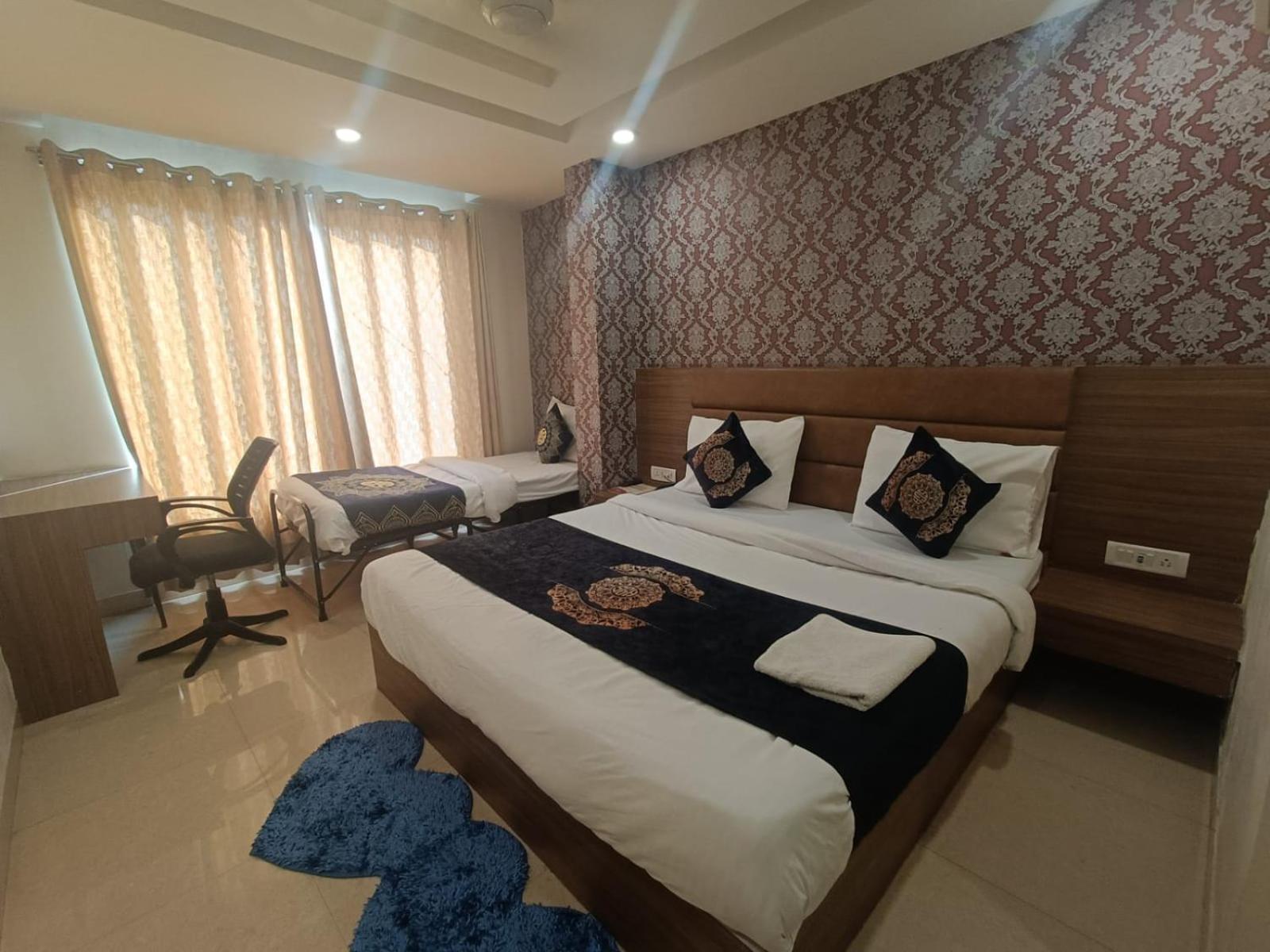 Hotel Grand Suites By D'Capitol Near Delhi Airport New Delhi Bagian luar foto