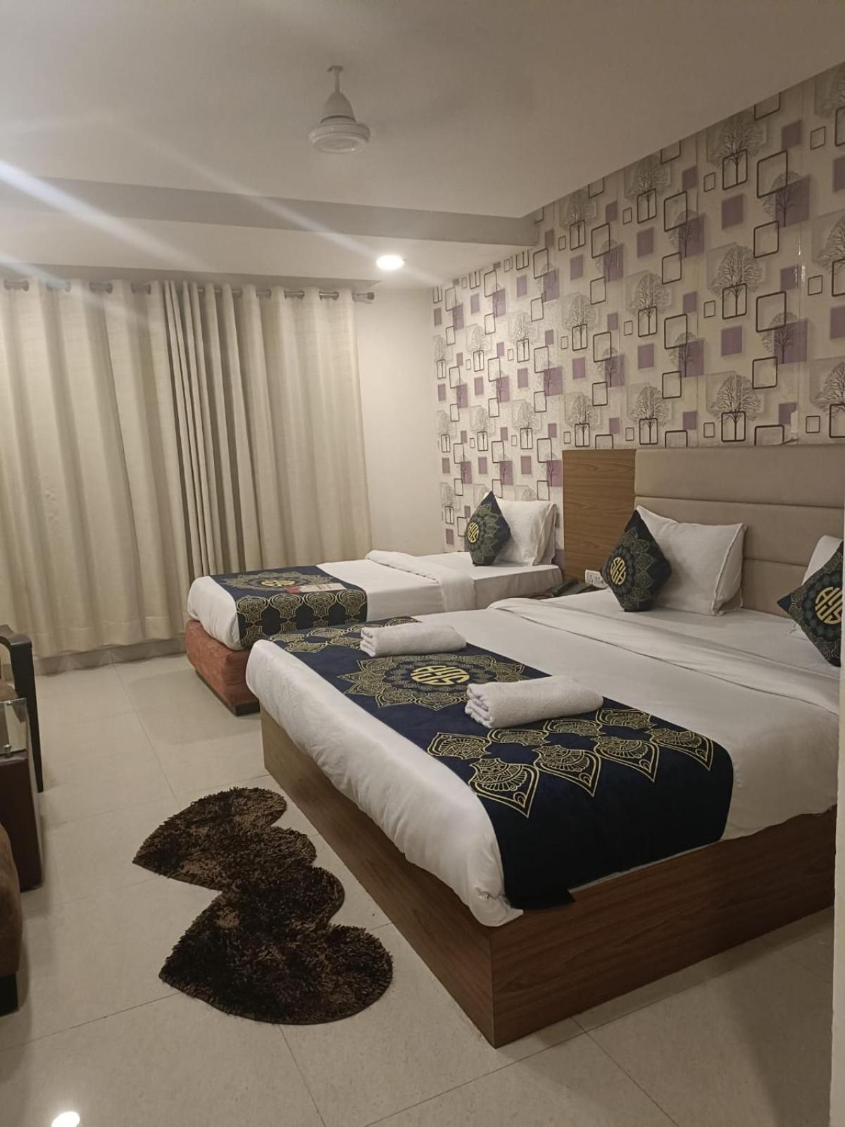 Hotel Grand Suites By D'Capitol Near Delhi Airport New Delhi Bagian luar foto