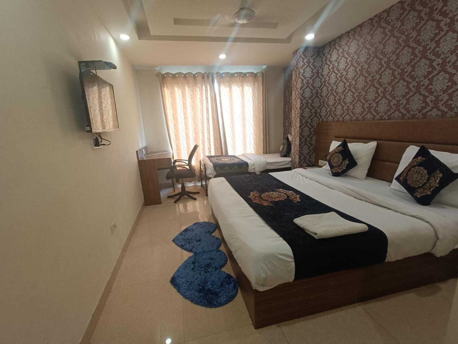 Hotel Grand Suites By D'Capitol Near Delhi Airport New Delhi Bagian luar foto