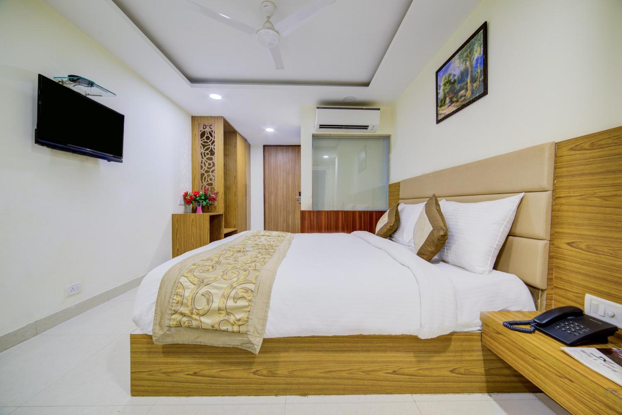 Hotel Grand Suites By D'Capitol Near Delhi Airport New Delhi Bagian luar foto