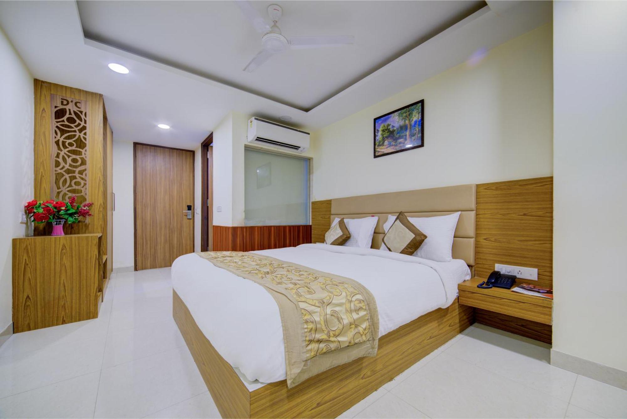 Hotel Grand Suites By D'Capitol Near Delhi Airport New Delhi Bagian luar foto