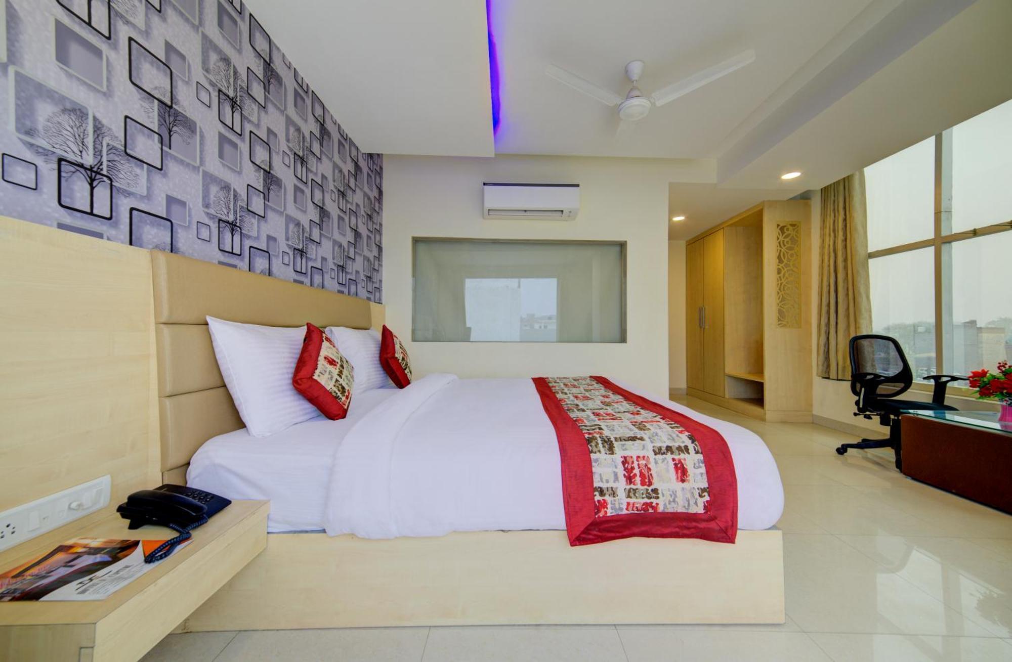 Hotel Grand Suites By D'Capitol Near Delhi Airport New Delhi Bagian luar foto