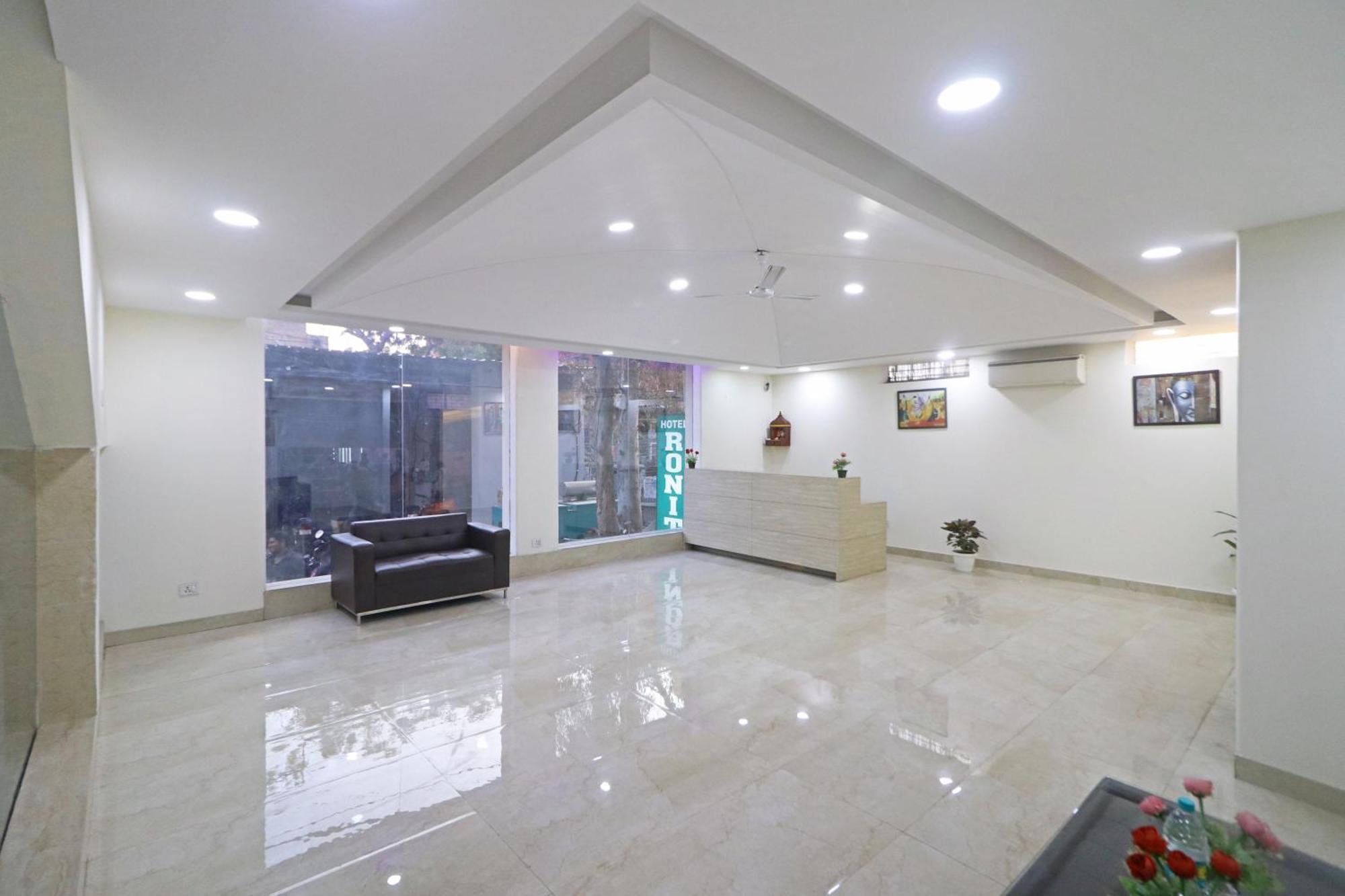 Hotel Grand Suites By D'Capitol Near Delhi Airport New Delhi Bagian luar foto