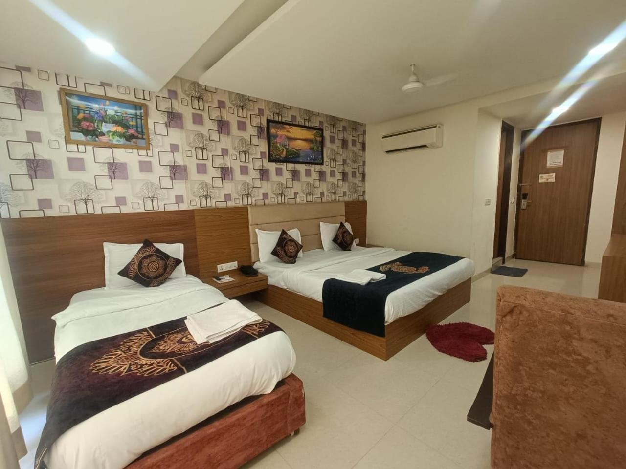 Hotel Grand Suites By D'Capitol Near Delhi Airport New Delhi Bagian luar foto