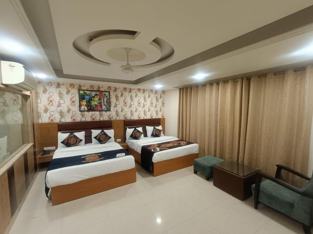 Hotel Grand Suites By D'Capitol Near Delhi Airport New Delhi Bagian luar foto